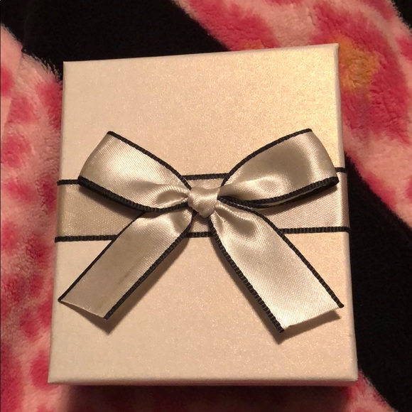 Necklace - Picture 4 of 5